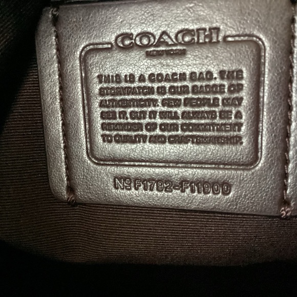 Coach oxblood metallic shoulder bag with gold hardware - Picture 5 of 6